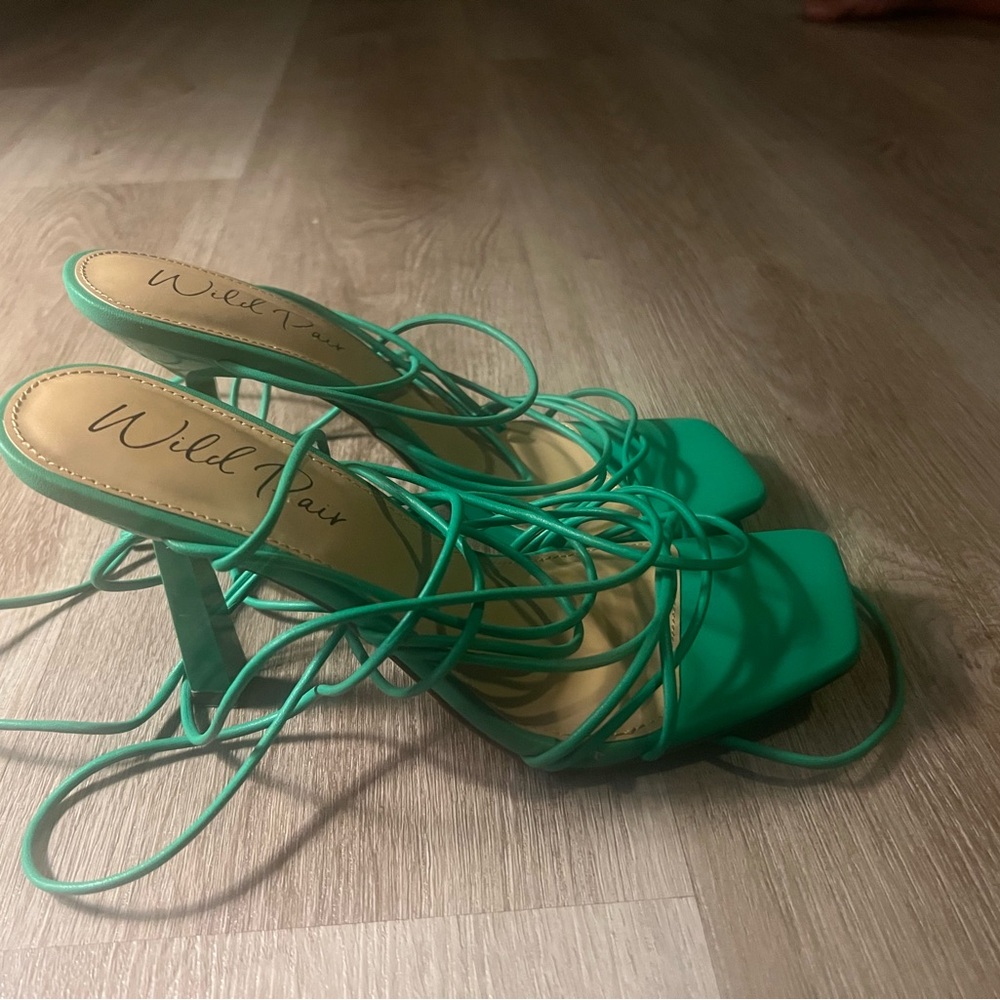 Green Strappy Women's Heels - Picture 4 of 4